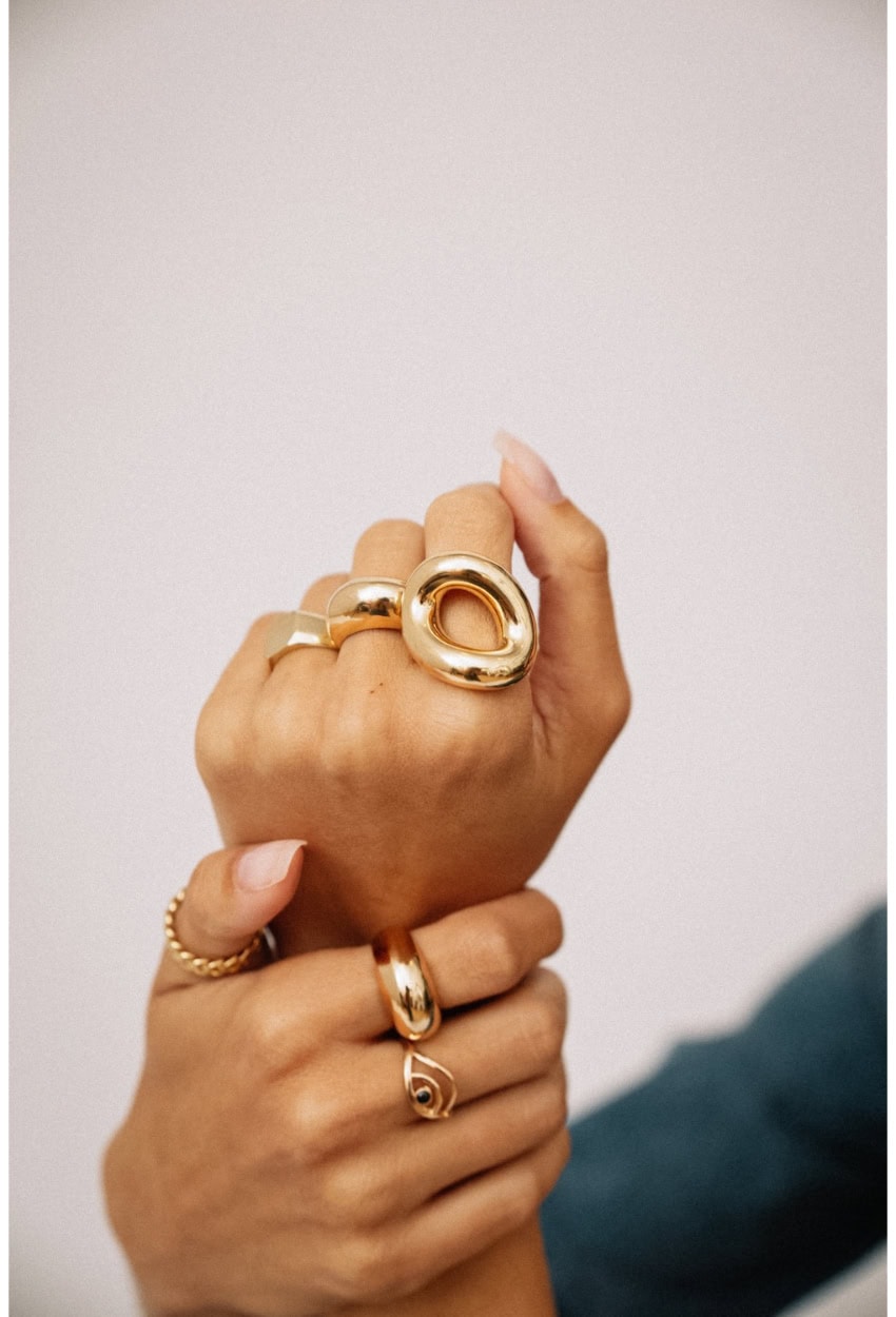 Large Gold Link Ring — image 6 of 14