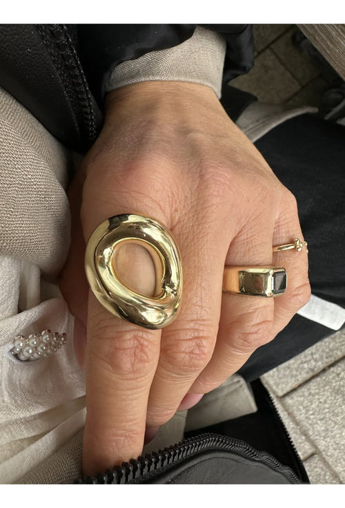 Large Gold Link Ring — image 5 of 14