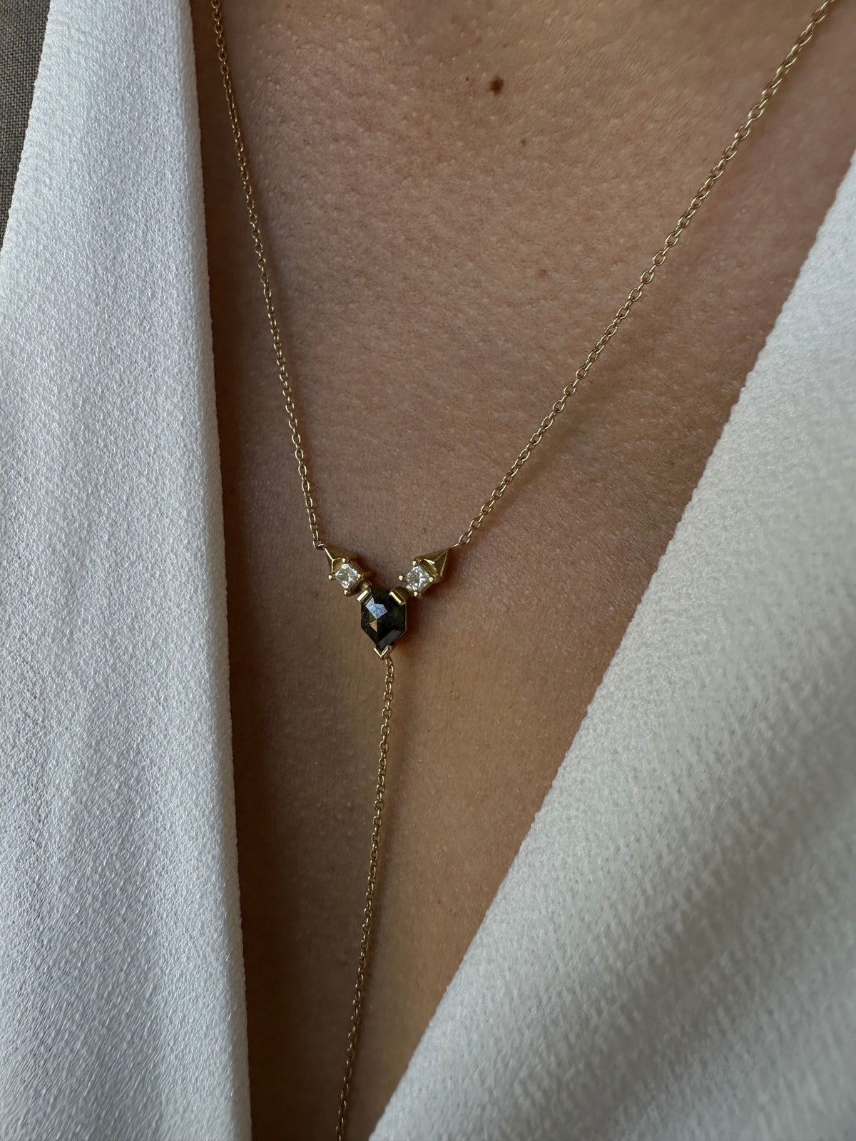שרשרת לני יהלום גלם — תמונה 10 מתוך 10